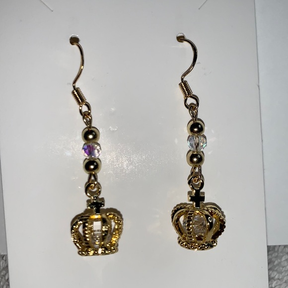 Handcrafted Crown with Zirconia Dangle Earrings - Picture 4 of 13